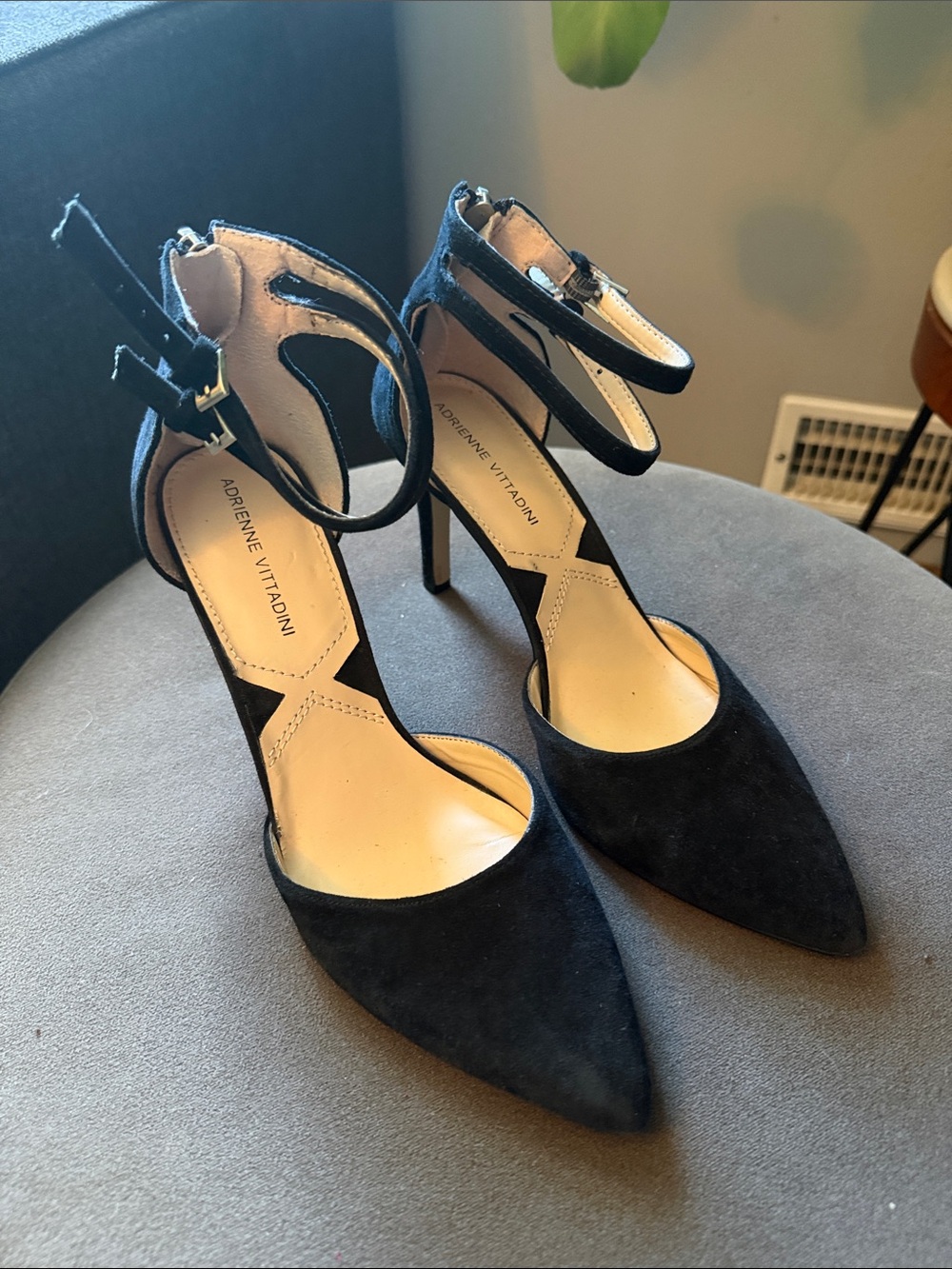 Adrienne Vittadini Black Suede Pointed-Ankle Strap Pumps Womens 8.5 Classic